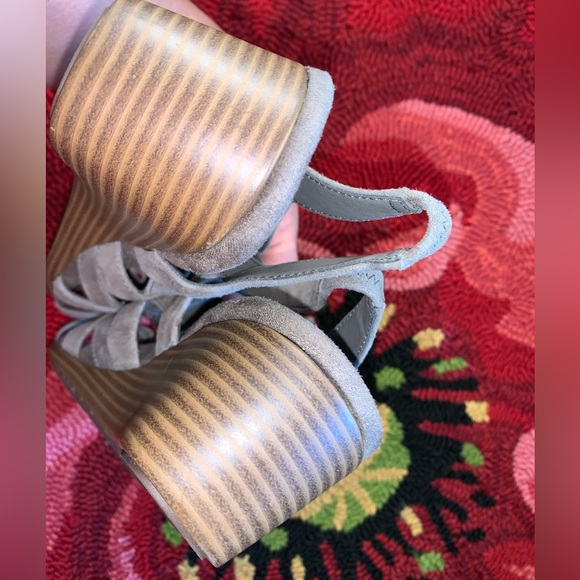 ⭐️ Sz 9 Vionic Kalie Grey Suede Wedge Strappy Slingback Sandals Orthotic - Picture 3 of 7